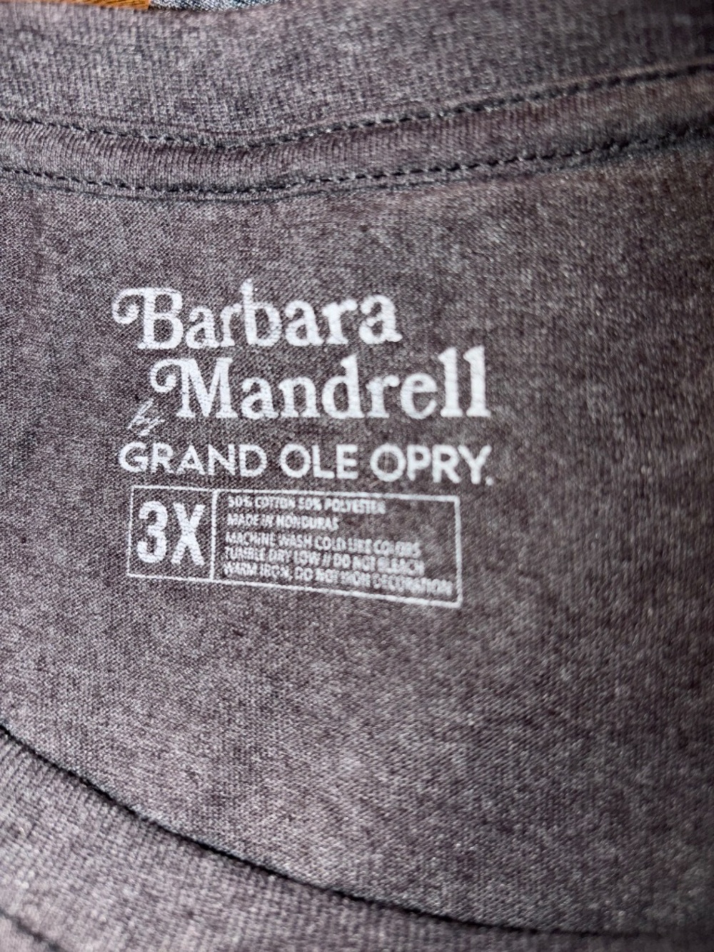 Barbara Mandrell’s T-shirt - Picture 2 of 2